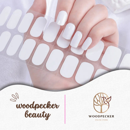 Short white press-on gel nails with smooth finish – simple and chic style
